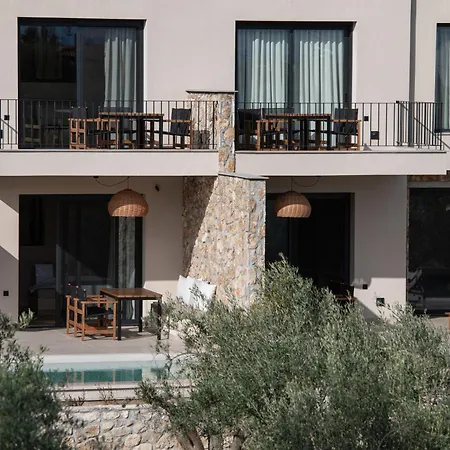 Olivera Apartman Szárti